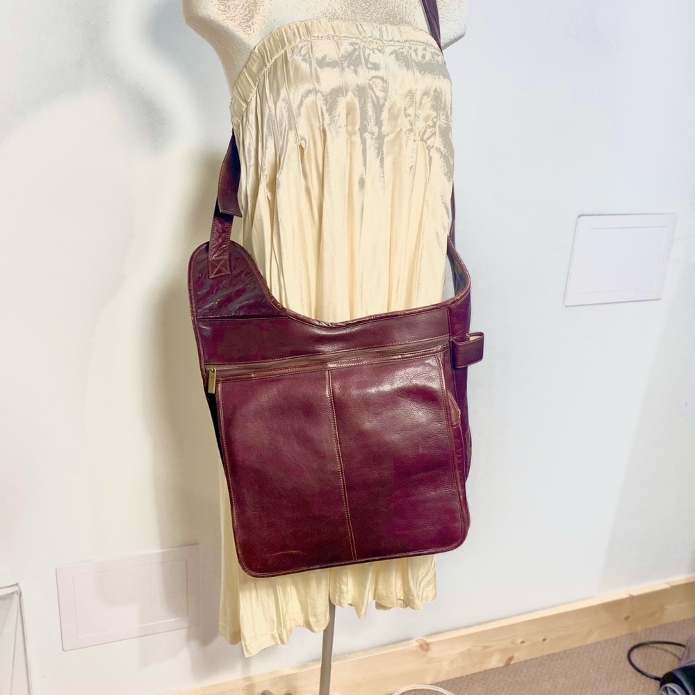 Elegant Burgundy Saddle authentic Leather Bag